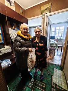 Депутаты партии "Единая Россия" поздравили ветеранов с наступающим Новым 2026 годом