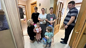 В канун Нового года депутаты Совета депутатов муниципального округа Крюково поздравили детей из социально незащищённых слоев населения с наступающим Новым годом