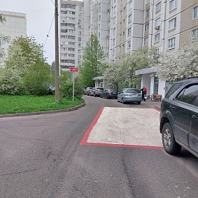 Парковка во дворе многоквартирного дома:  что нужно знать и делать?