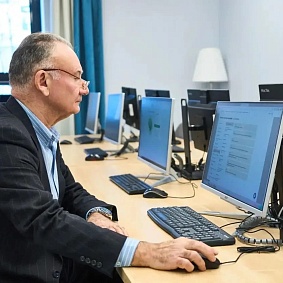 «Цифровая грамотность» для старших москвичей: понятно, просто, эффективно